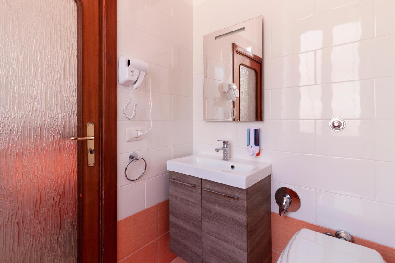 Bnb Etnuvio, Double Rooms In Napoli Esterno foto
