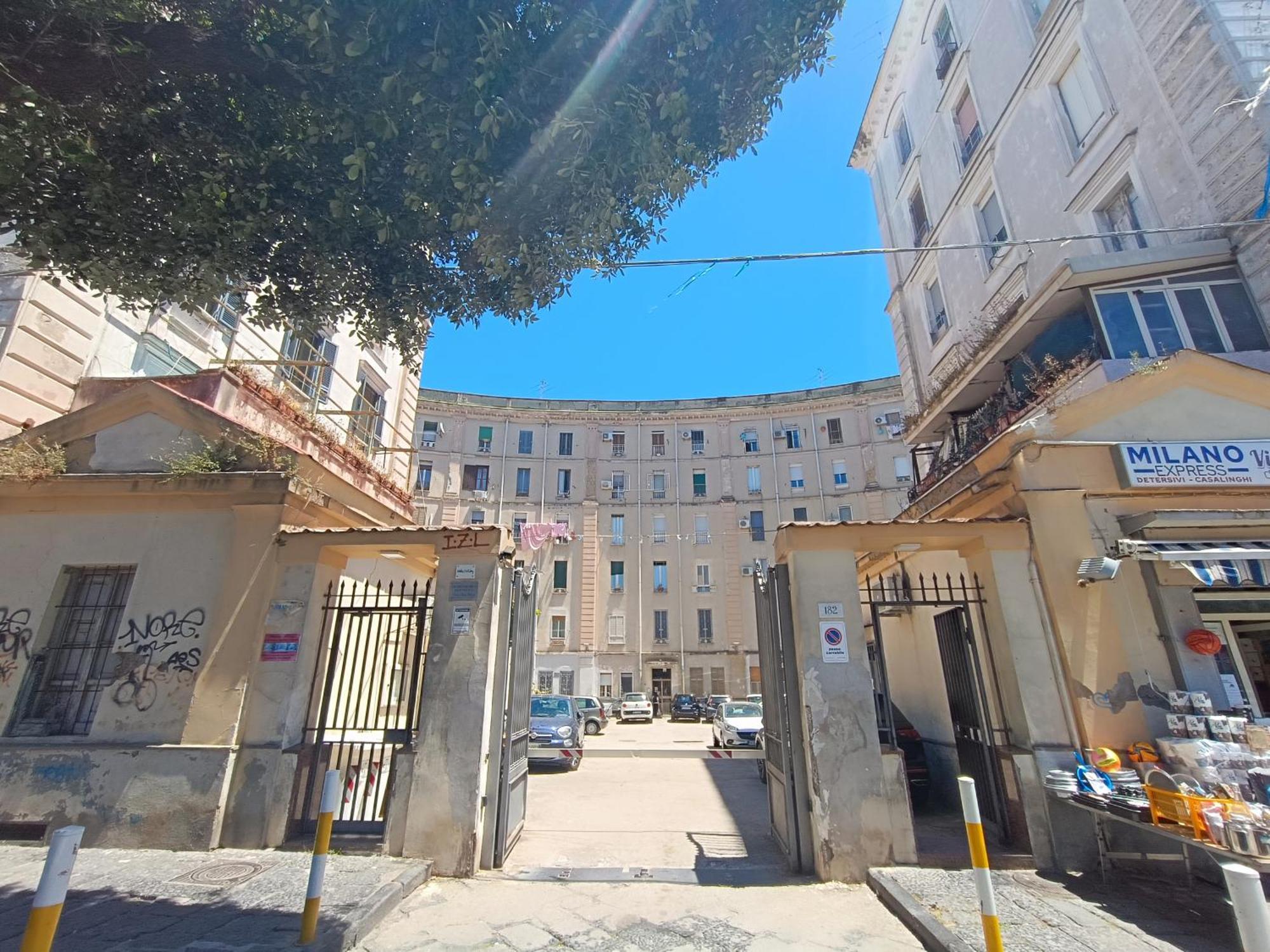 Bnb Etnuvio, Double Rooms In Napoli Esterno foto